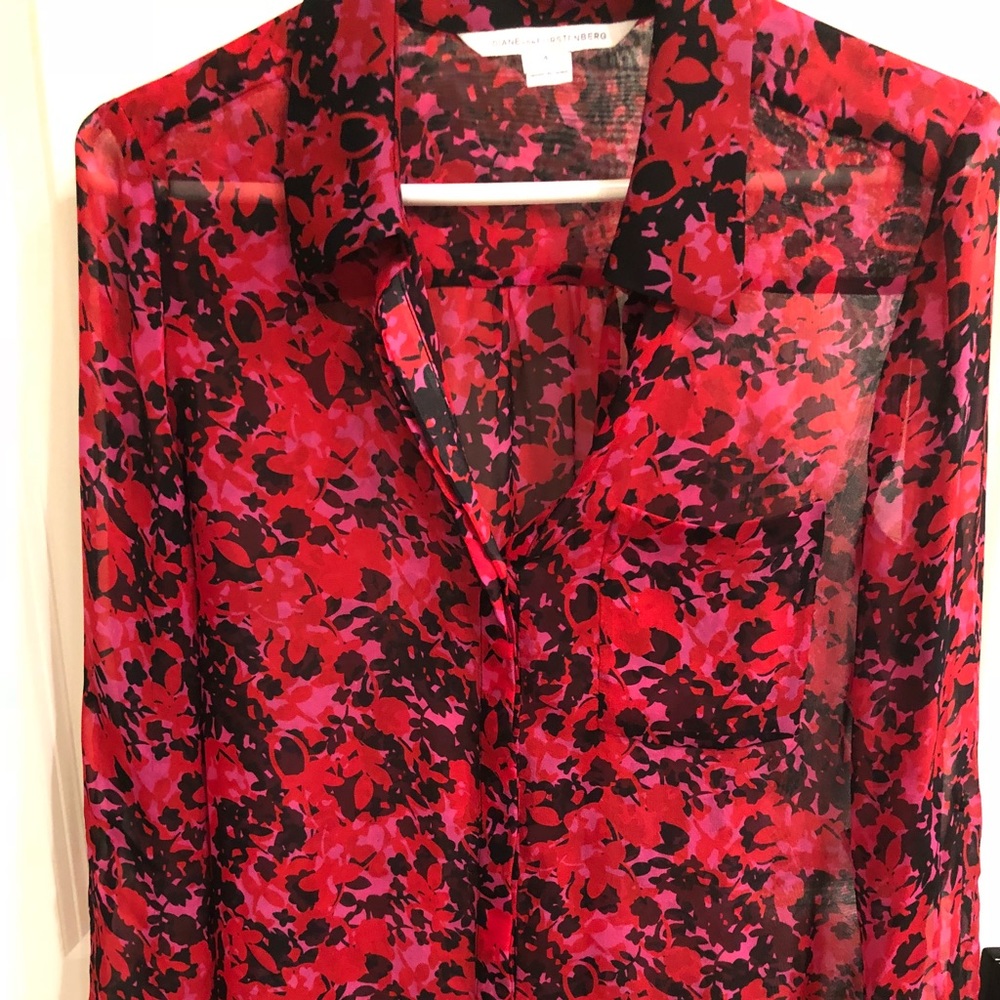 DVF red/fuschia/black floral silk blouse. Size 4